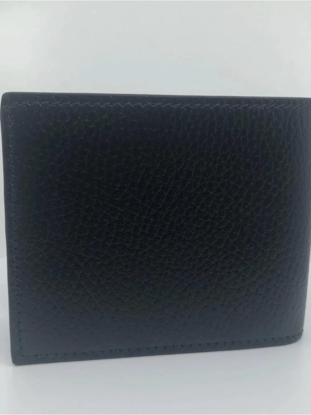 Gucci Men's Black Bifold Wallet Solid Logo Accent Credit Card Feature